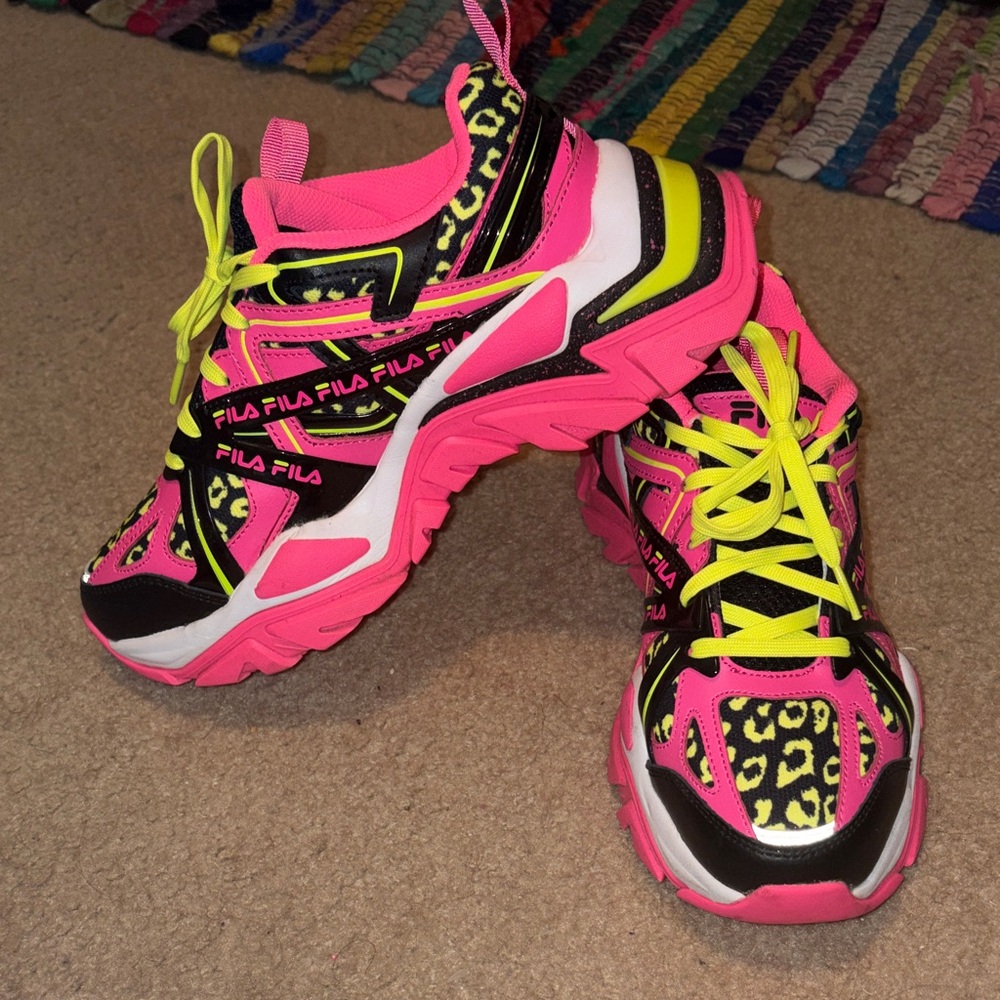 Women’s Fila Neon Pink and Yellow Leopard Sneakers size 8